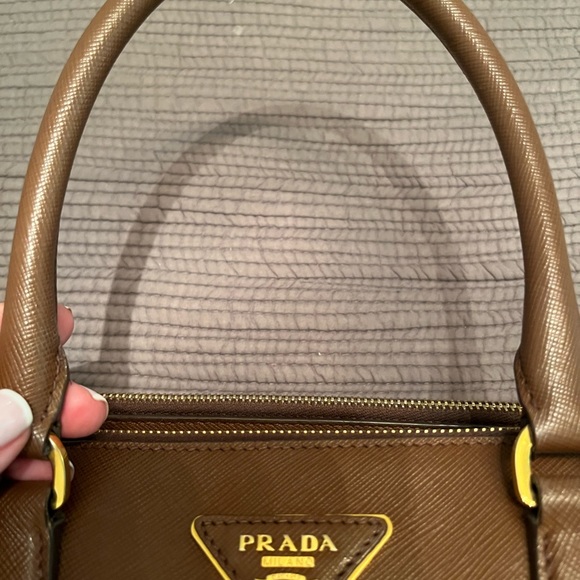 Prada Saffiano Lux Double Zip Tote BN1786 in Brown (Palissandro) - Picture 4 of 17